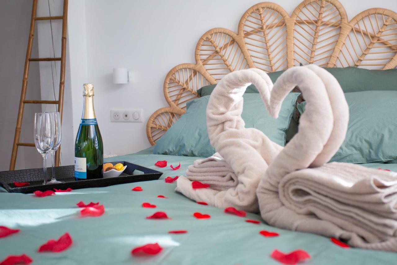 Lovina Chambre De Charme Avec Jaccuzi Velaux エクステリア 写真