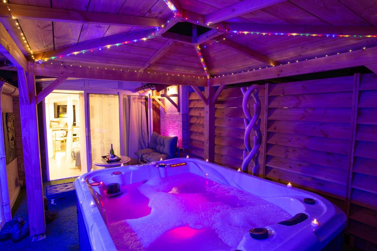 Lovina Chambre De Charme Avec Jaccuzi Velaux エクステリア 写真