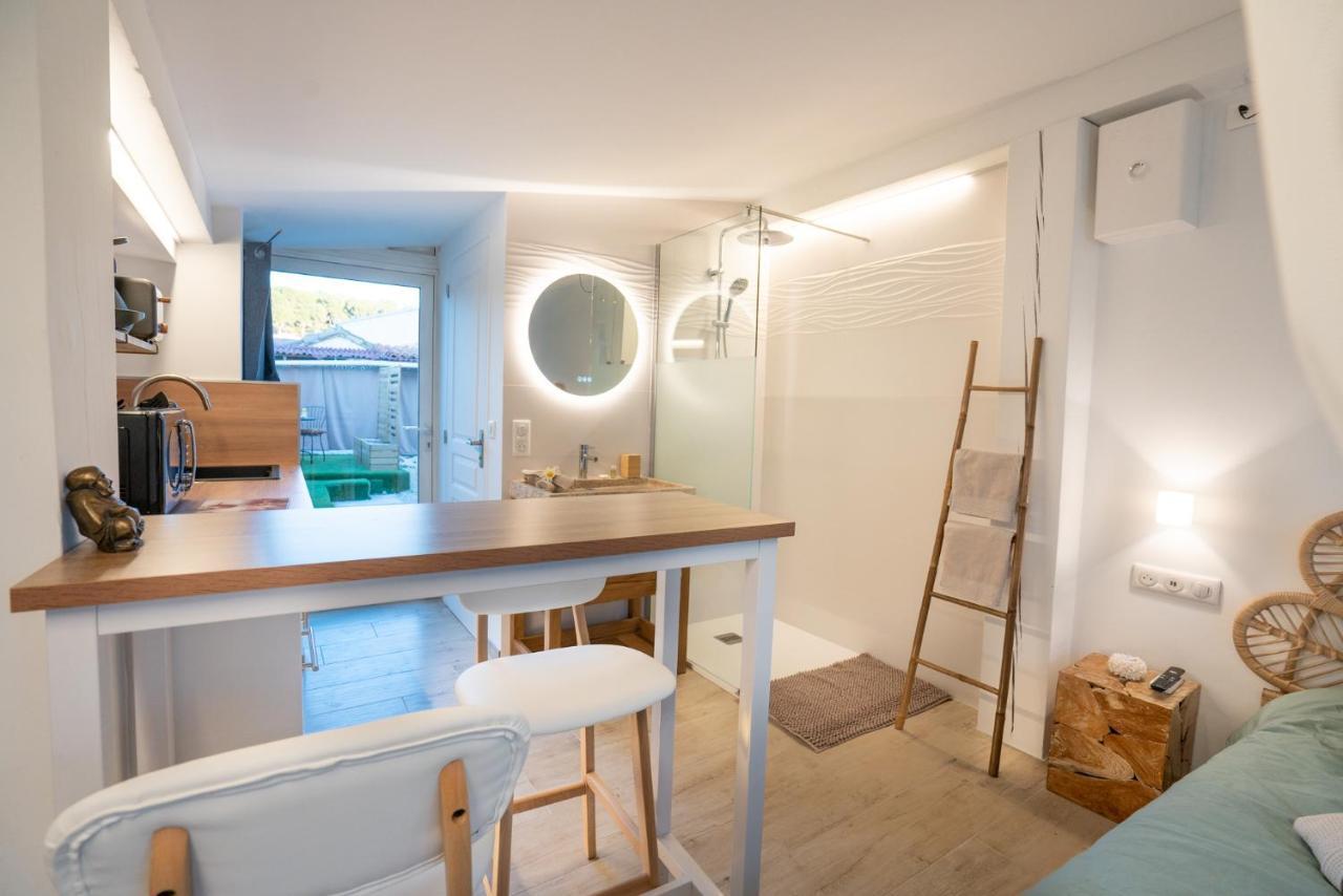 Lovina Chambre De Charme Avec Jaccuzi Velaux エクステリア 写真