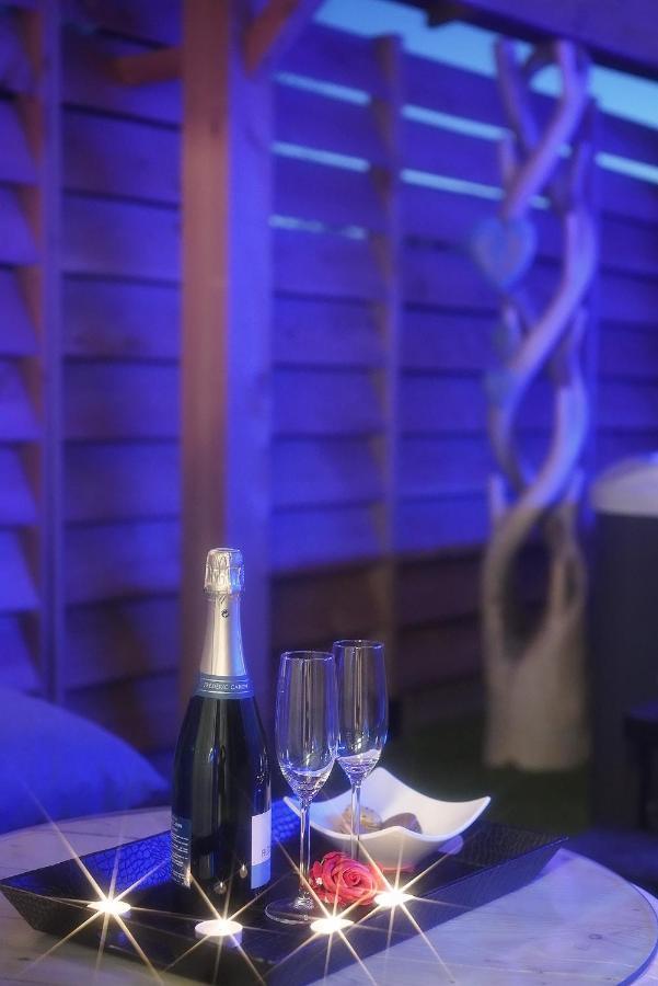 Lovina Chambre De Charme Avec Jaccuzi Velaux エクステリア 写真