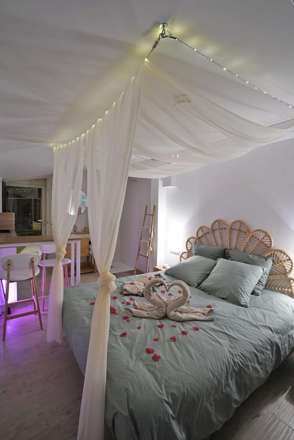 Lovina Chambre De Charme Avec Jaccuzi Velaux エクステリア 写真