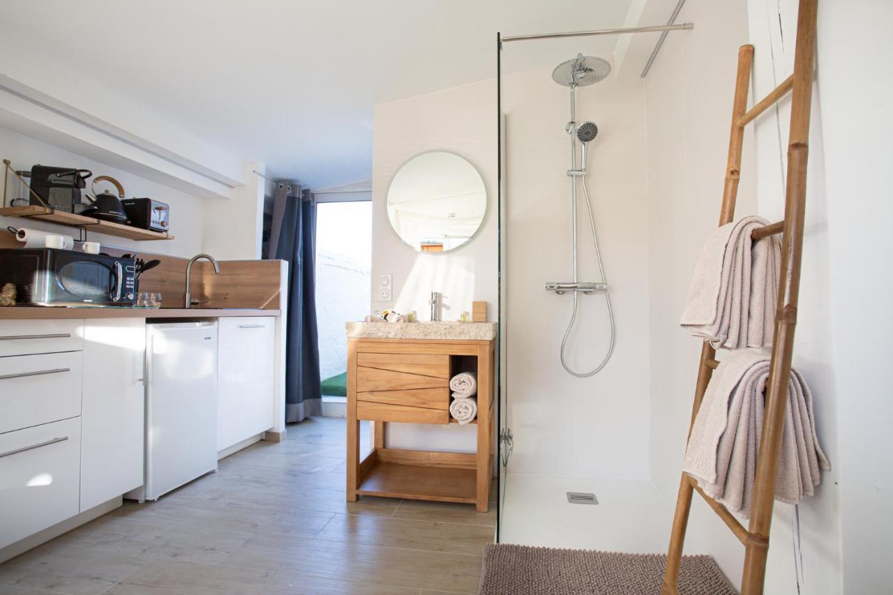 Lovina Chambre De Charme Avec Jaccuzi Velaux エクステリア 写真